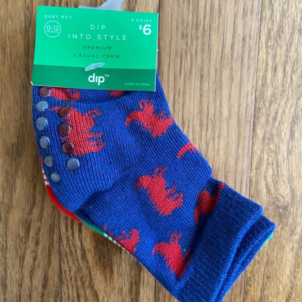 Gripper style crew socks